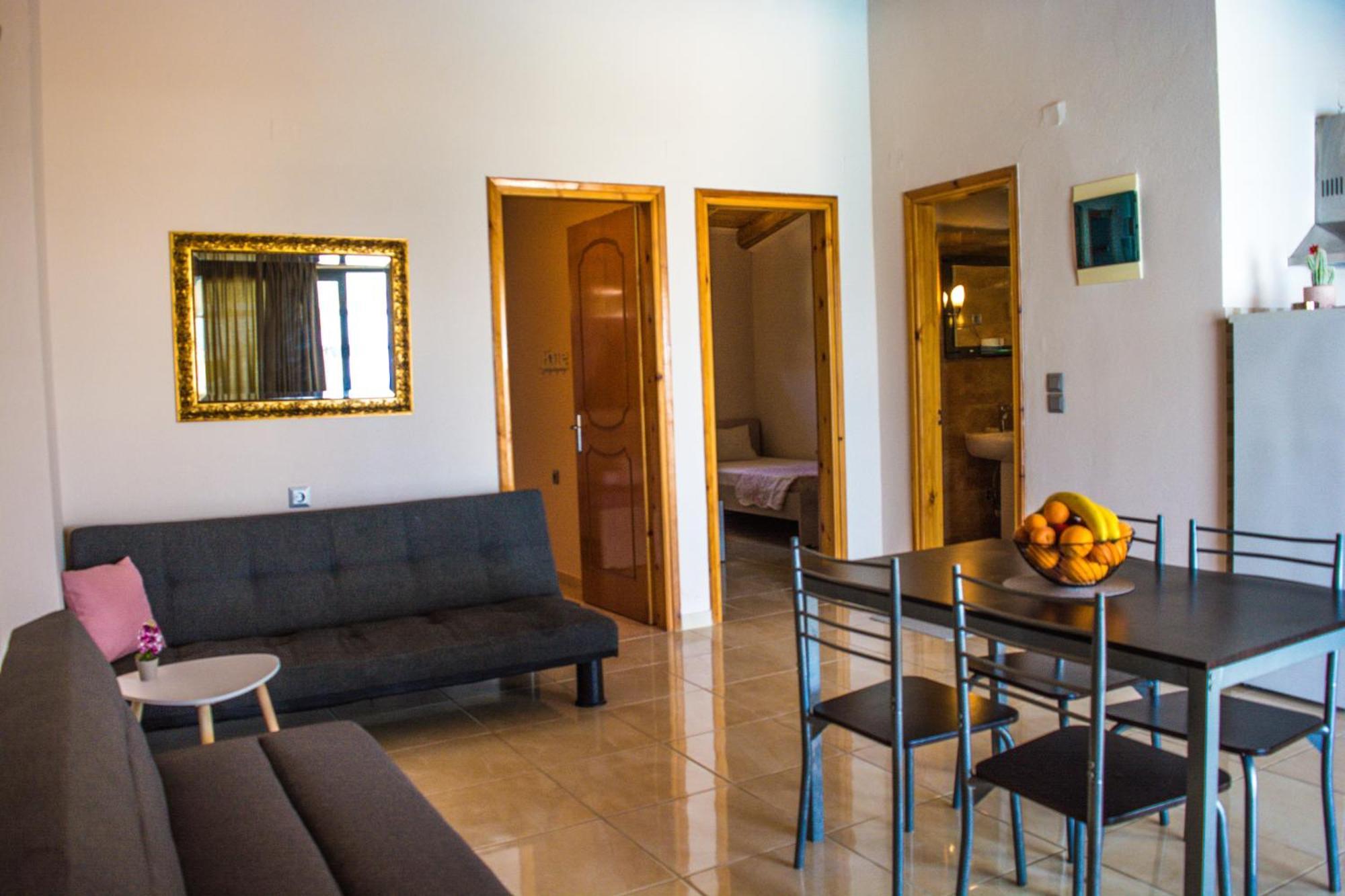 Fanis Seafront Apartments Agios Gordios  Bagian luar foto