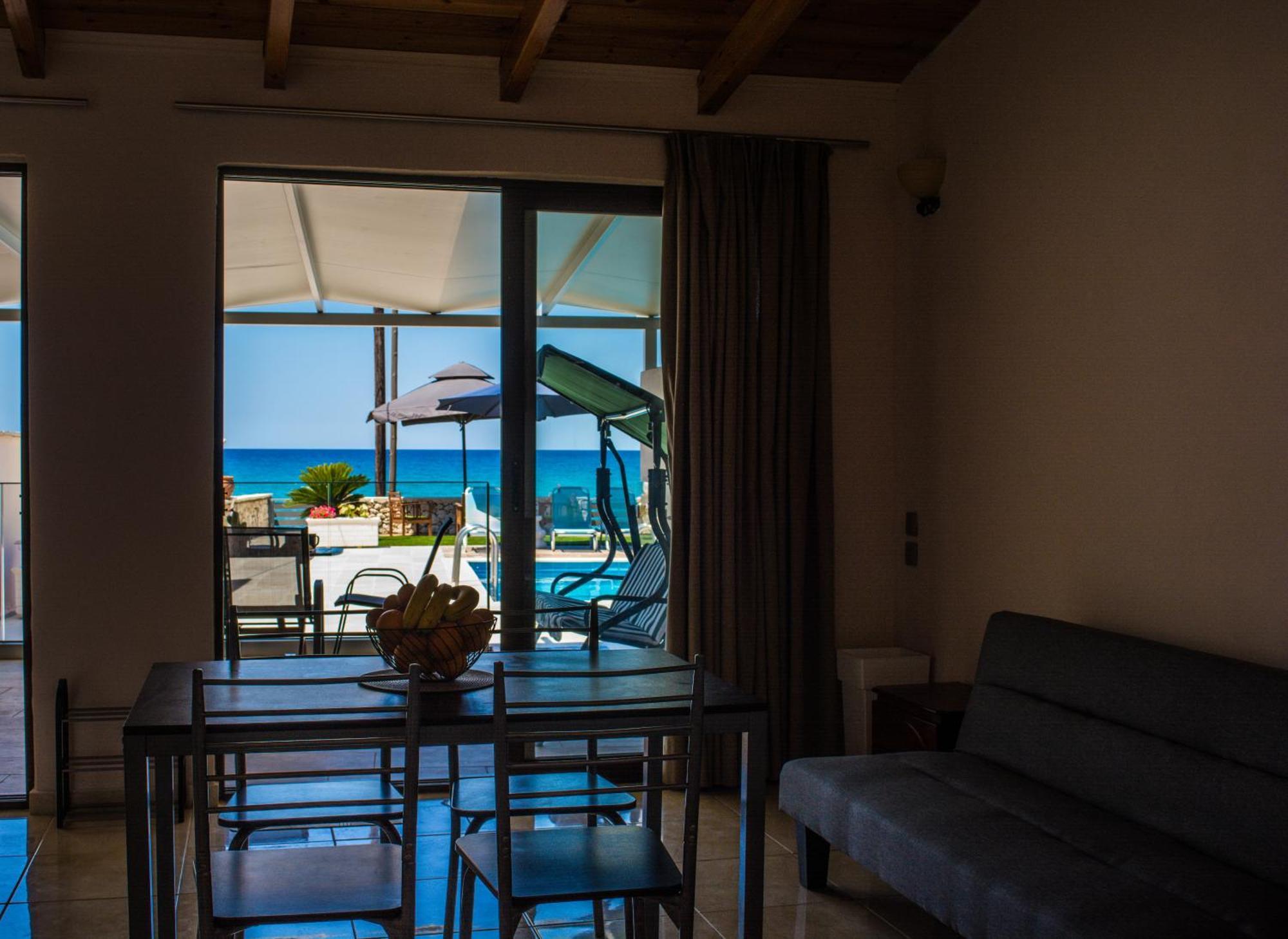 Fanis Seafront Apartments Agios Gordios  Bagian luar foto