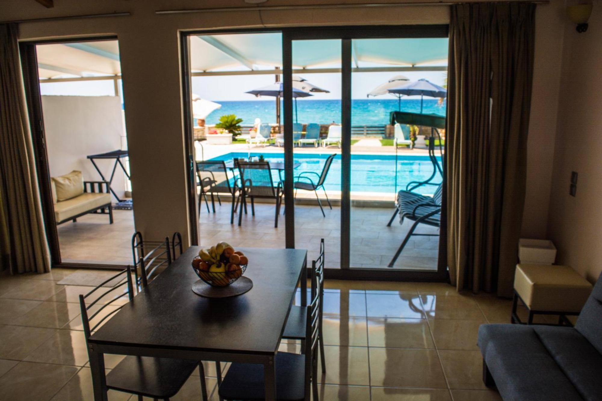 Fanis Seafront Apartments Agios Gordios  Bagian luar foto