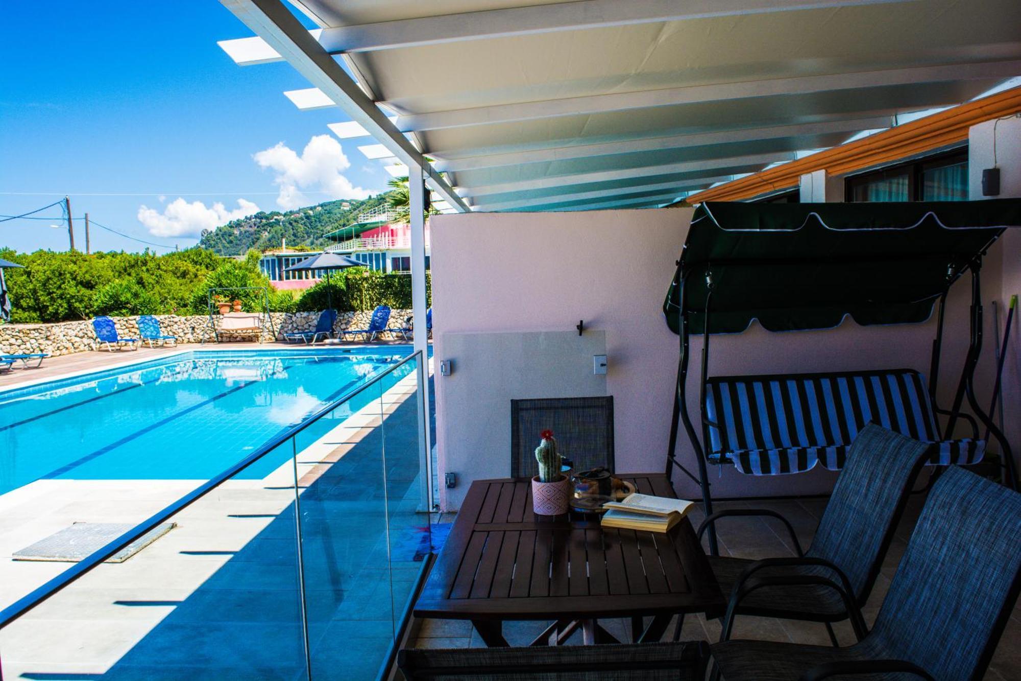 Fanis Seafront Apartments Agios Gordios  Bagian luar foto