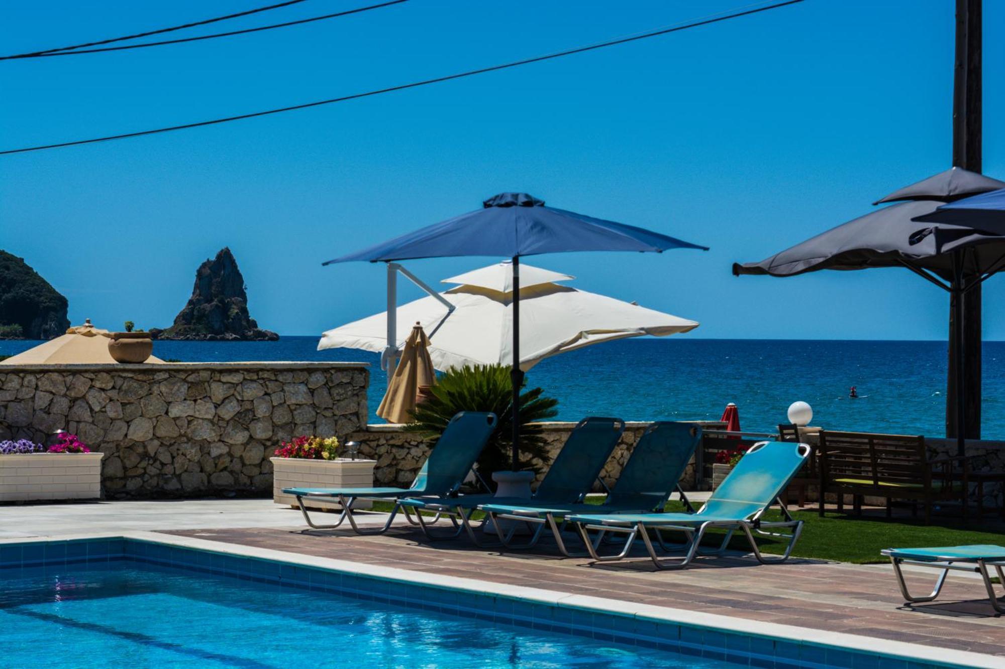 Fanis Seafront Apartments Agios Gordios  Bagian luar foto