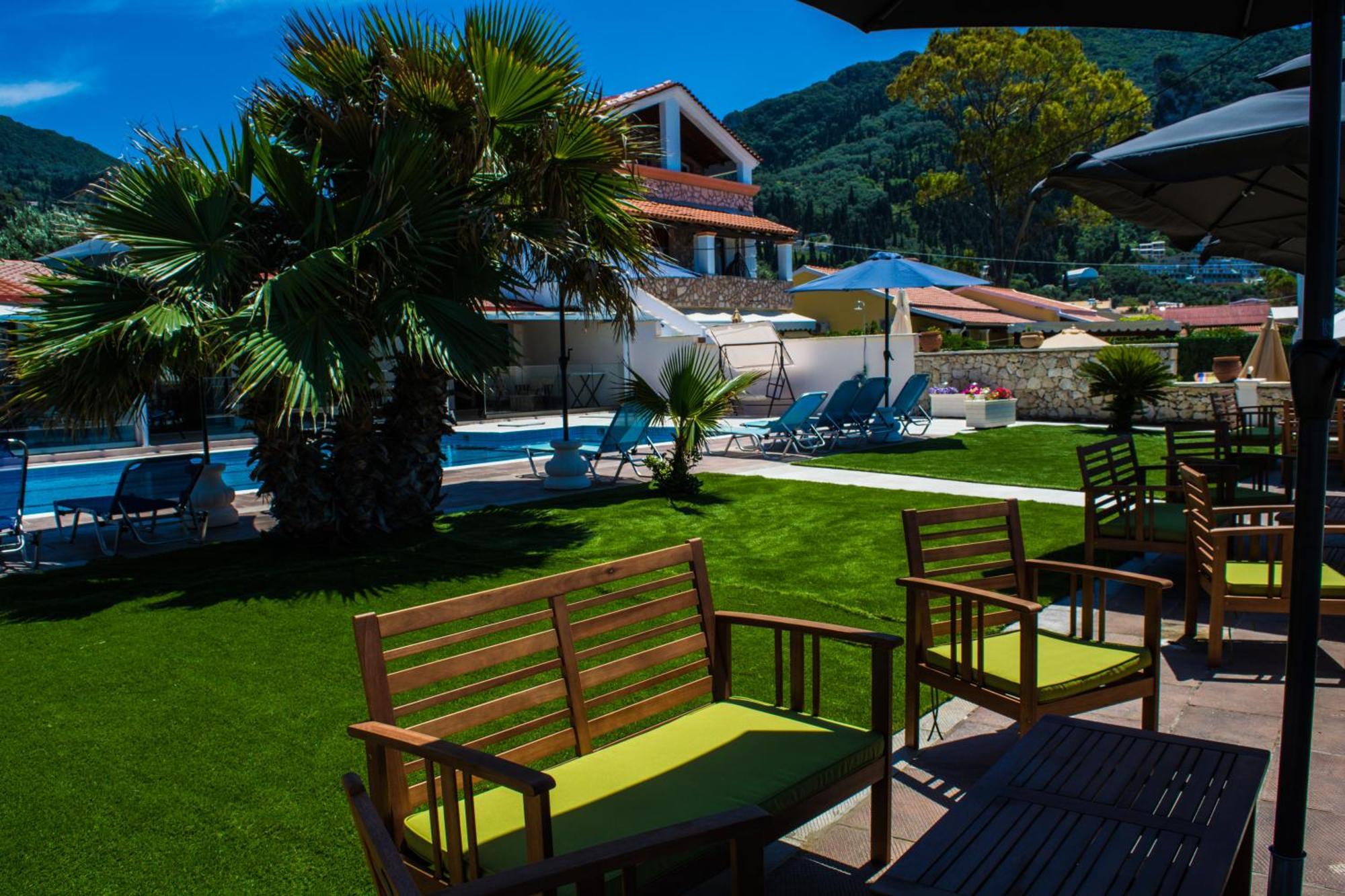 Fanis Seafront Apartments Agios Gordios  Bagian luar foto