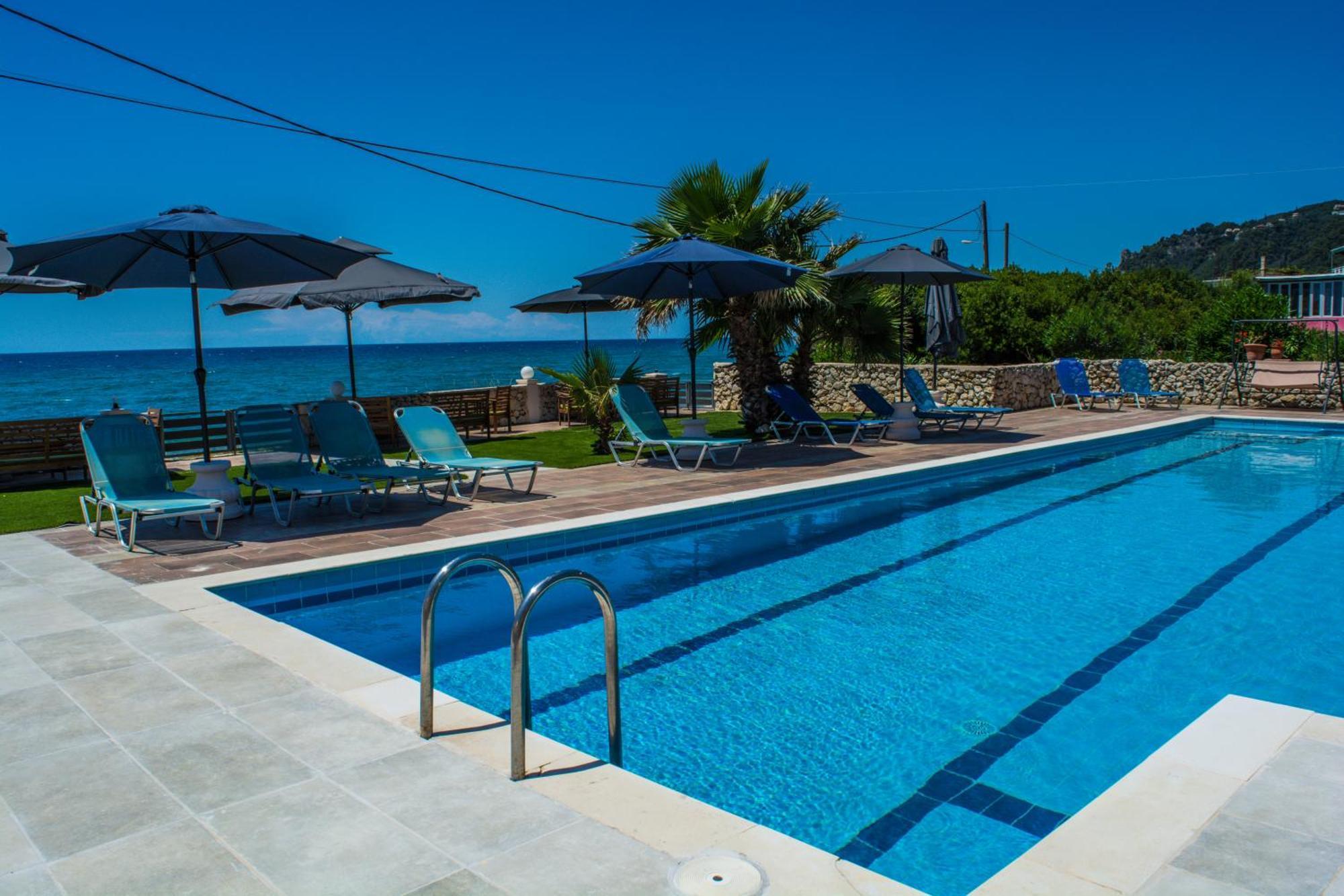 Fanis Seafront Apartments Agios Gordios  Bagian luar foto