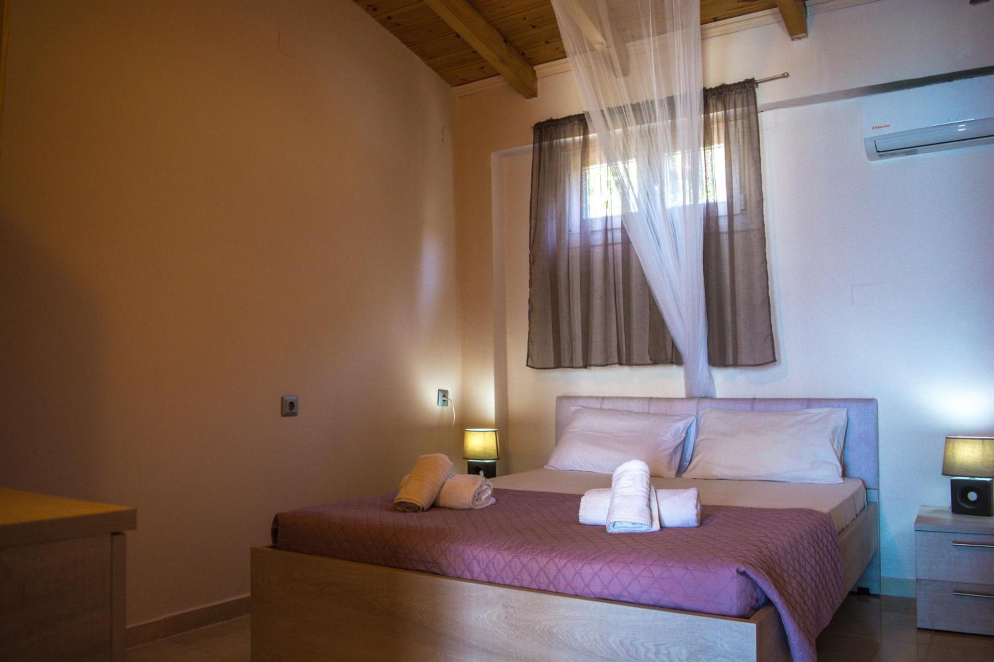 Fanis Seafront Apartments Agios Gordios  Bagian luar foto