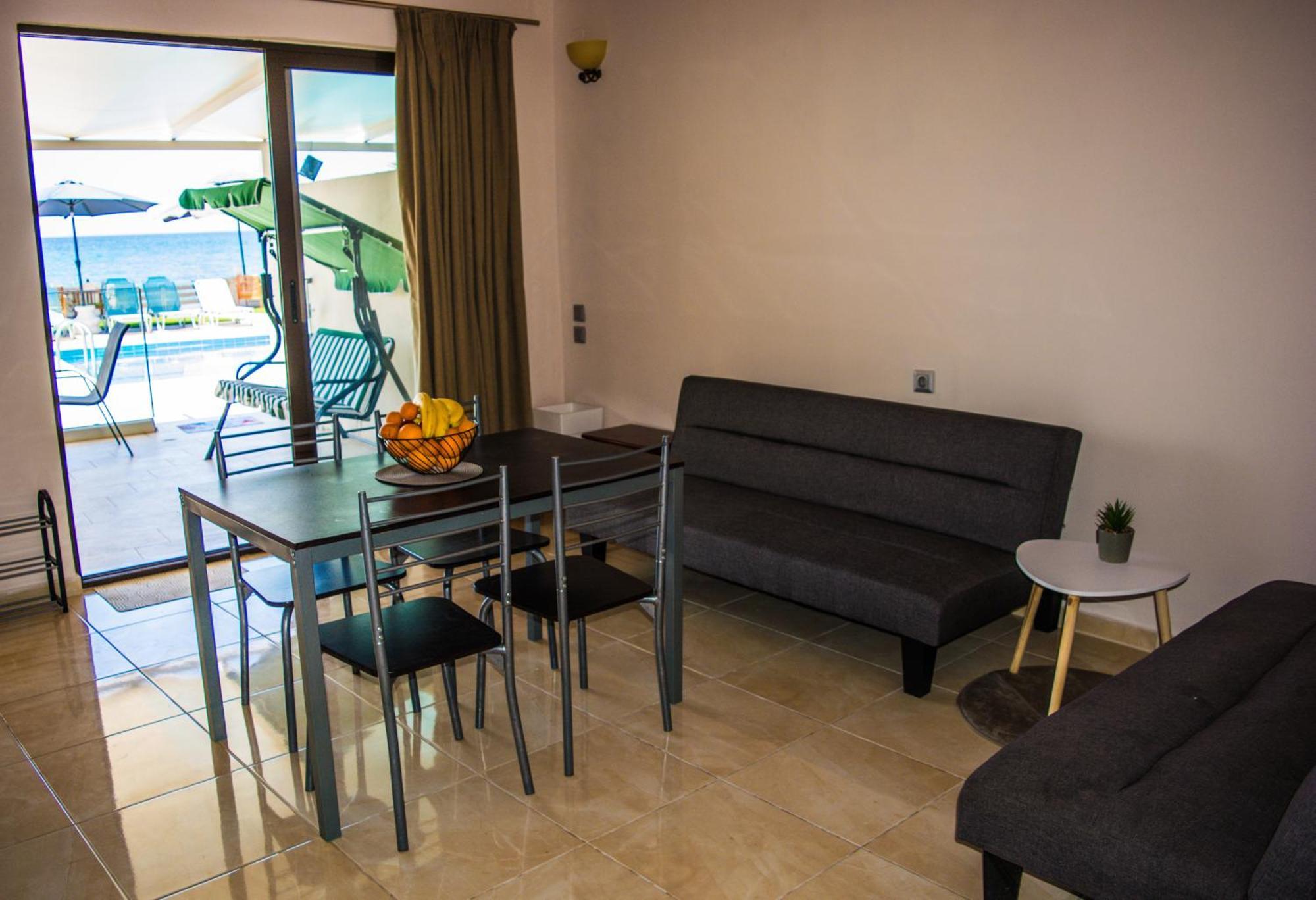 Fanis Seafront Apartments Agios Gordios  Bagian luar foto
