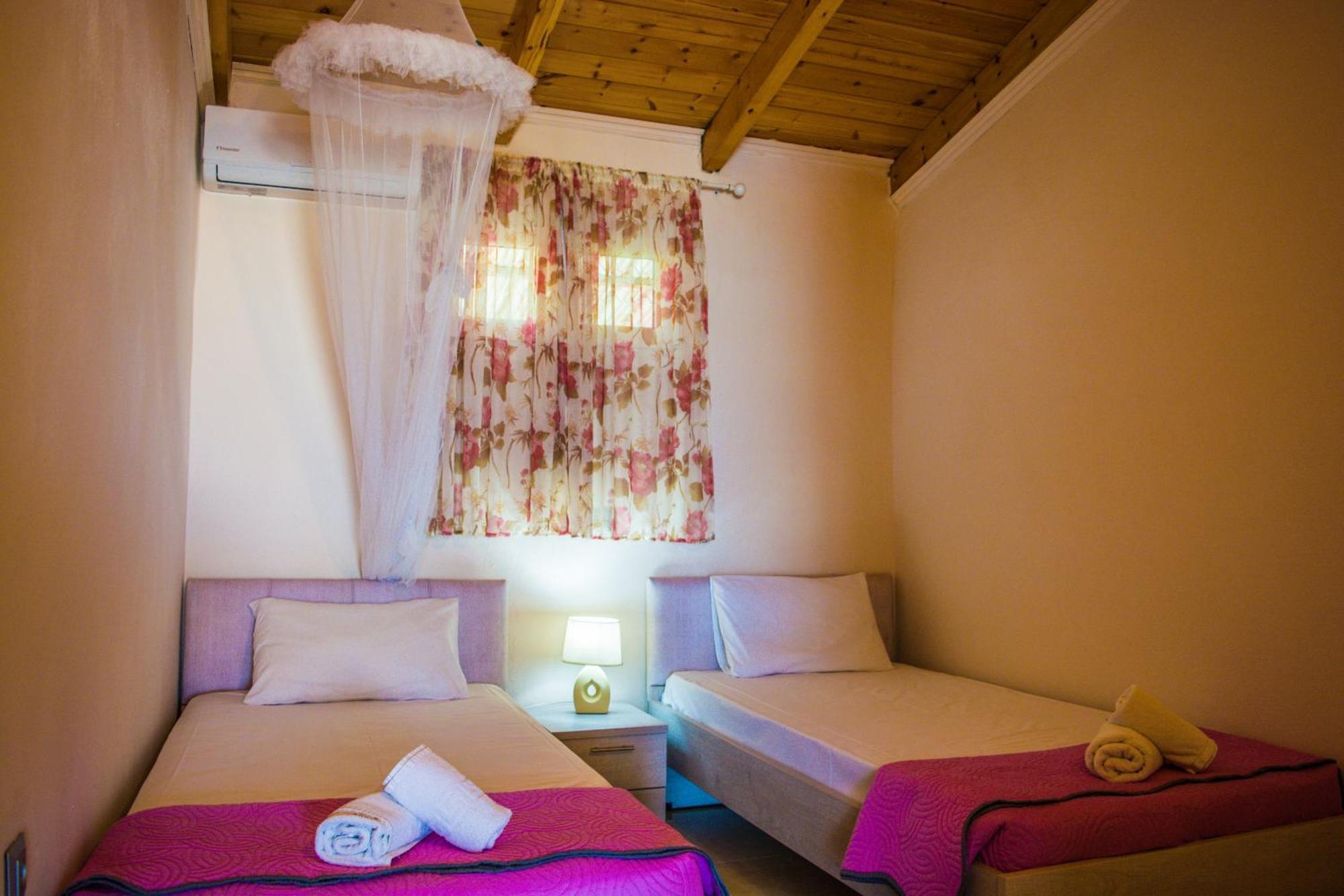 Fanis Seafront Apartments Agios Gordios  Bagian luar foto