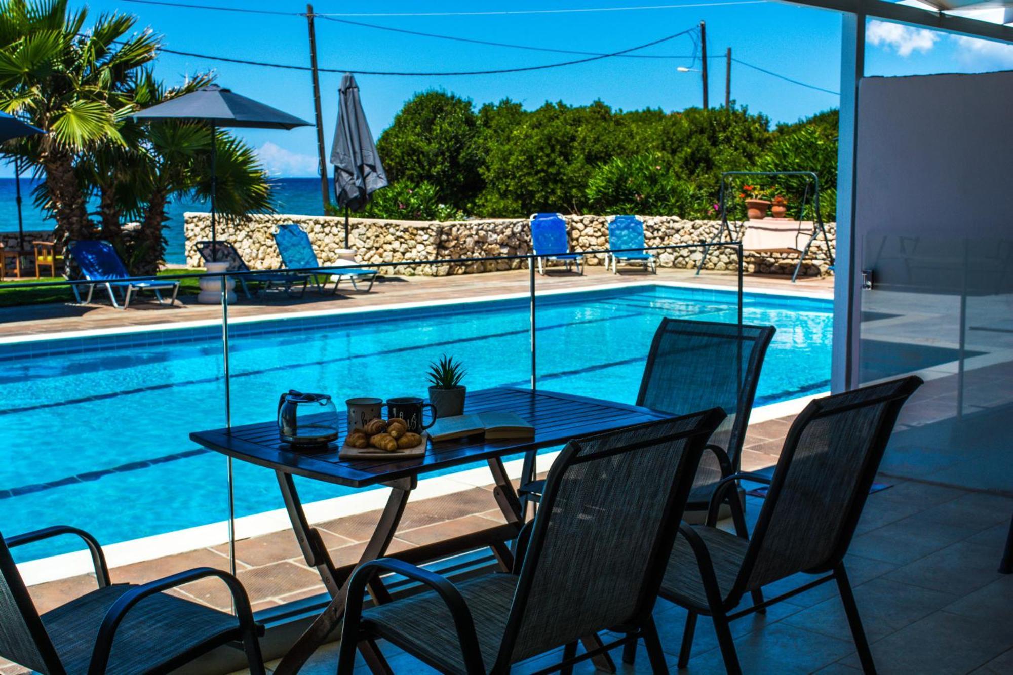 Fanis Seafront Apartments Agios Gordios  Bagian luar foto