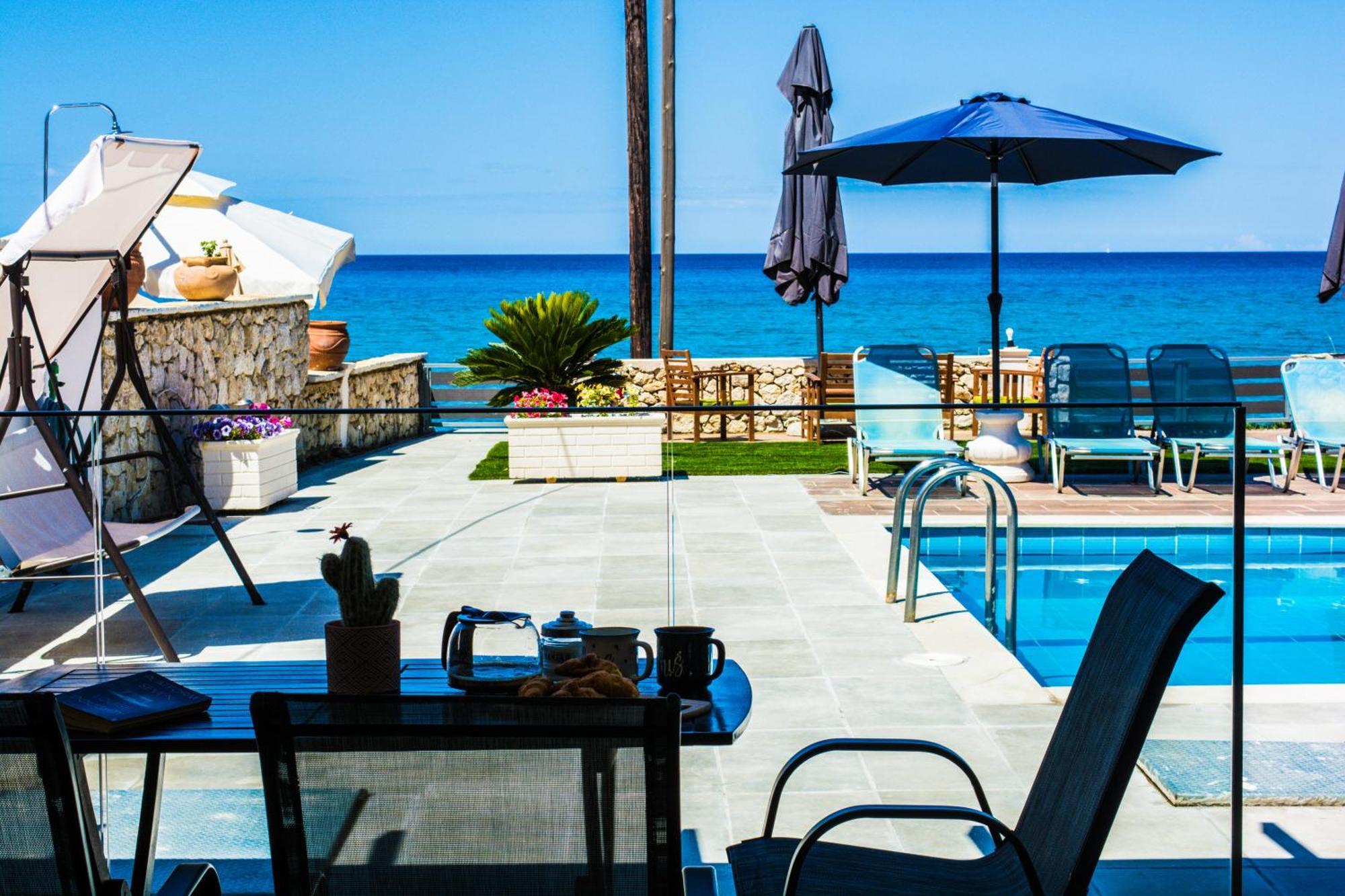 Fanis Seafront Apartments Agios Gordios  Bagian luar foto