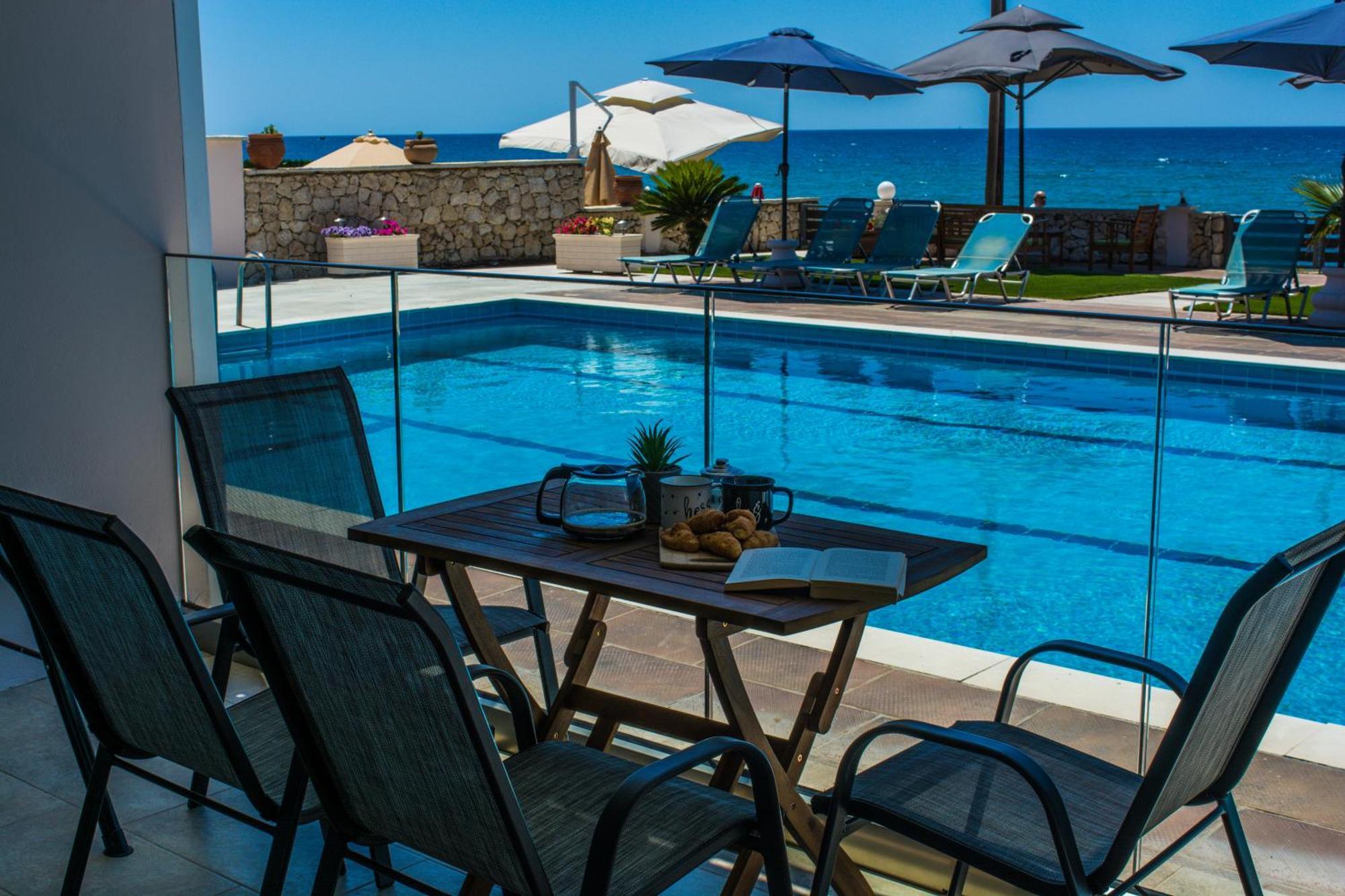 Fanis Seafront Apartments Agios Gordios  Bagian luar foto